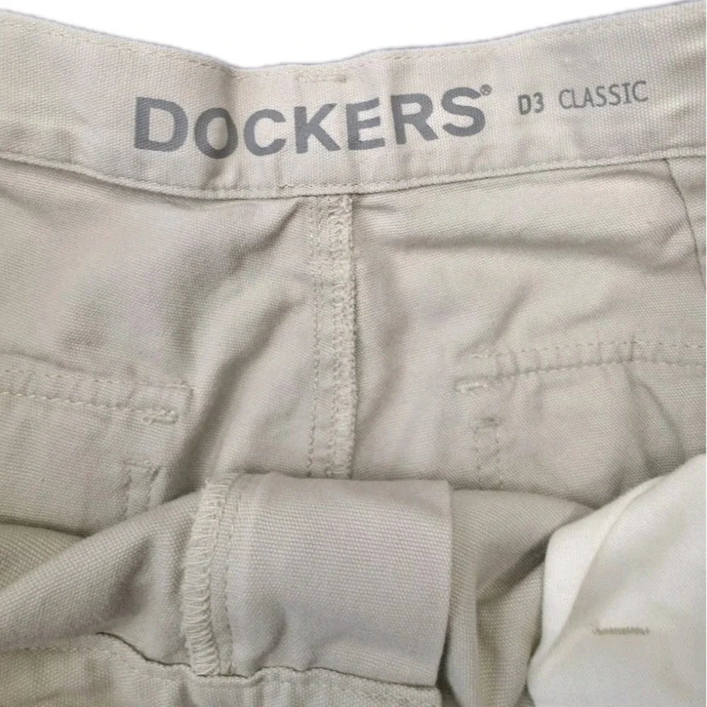 Dockers D3 Classic Fit Cargo Pants Men 34x30 Khaki 100% Cotton Flat Front